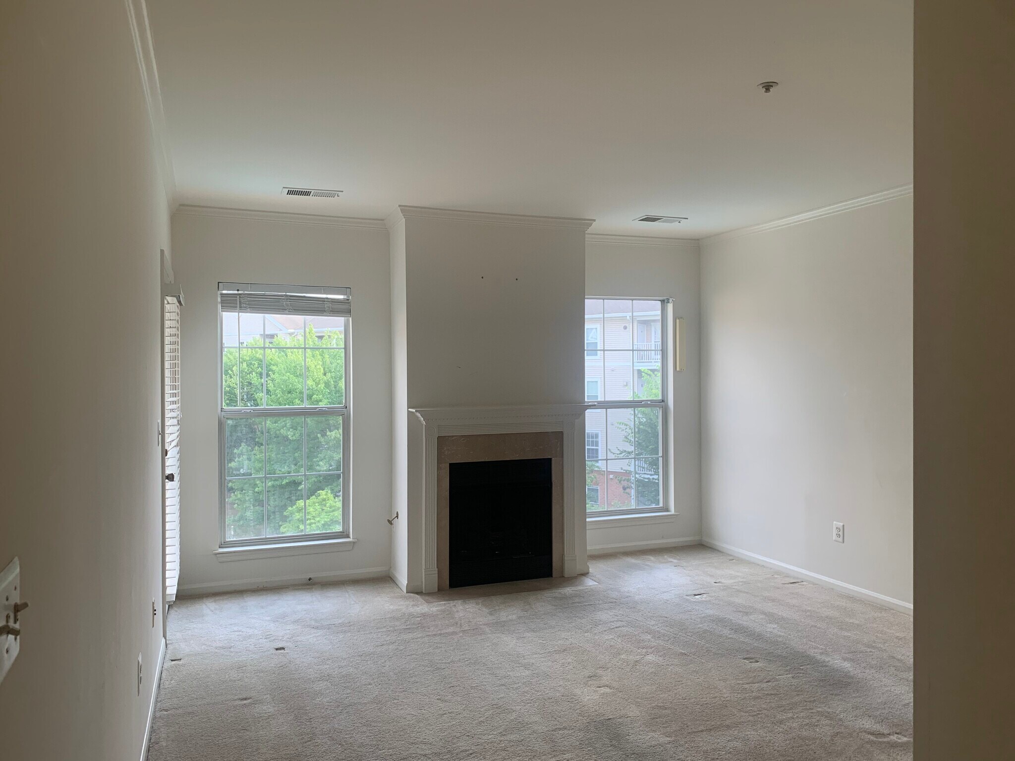 Building Photo - 7000 Falls Reach Dr