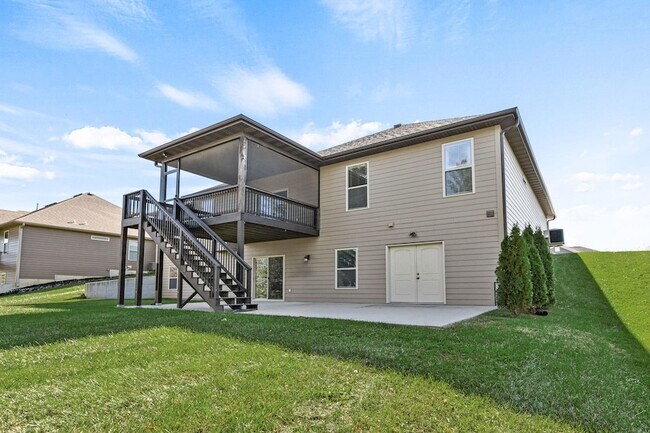 Building Photo - 1605 Labrador Dr