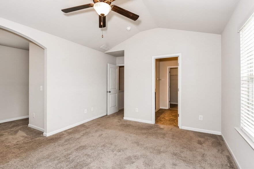 Building Photo - 37 Samuel Way