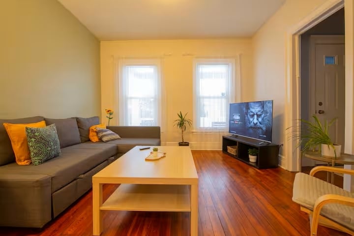 Building Photo - 203 W Tupper St