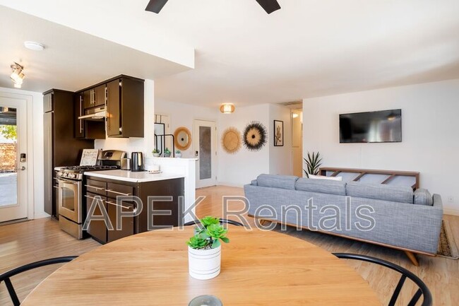 Building Photo - 61493 Desert Air Rd