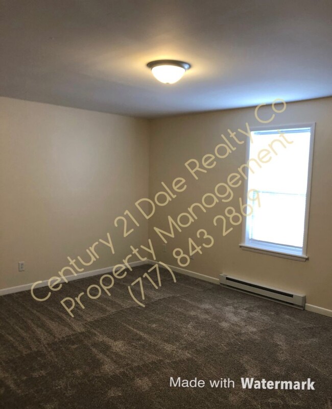 Building Photo - Beautifully Renovated 2 BR, 1.5 Bath in Do...