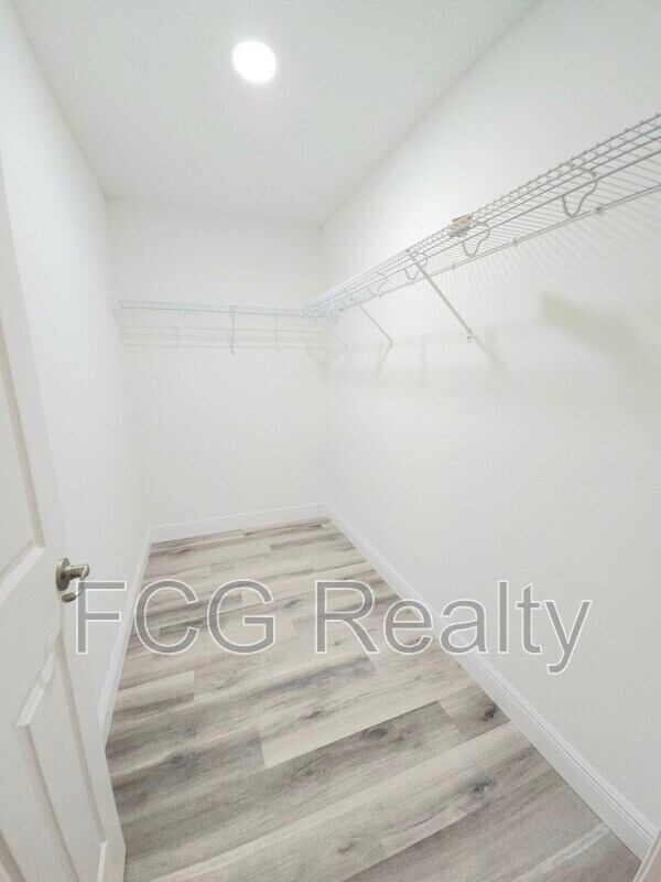 Building Photo - 9111 N Akola Way