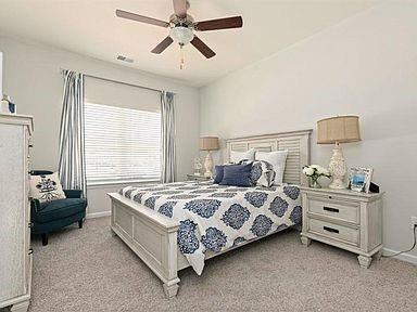 Building Photo - 5158 City Walk Dr