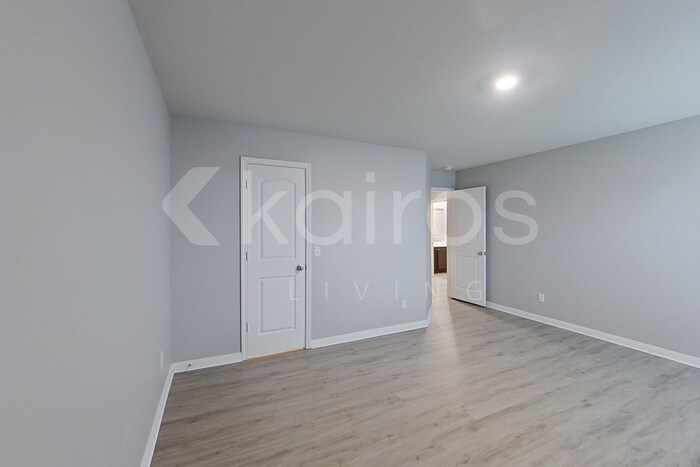 Building Photo - 1020 NW 4th St