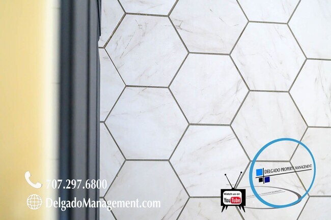 Building Photo - Gorgeous Glen Cove Property Available Soon!