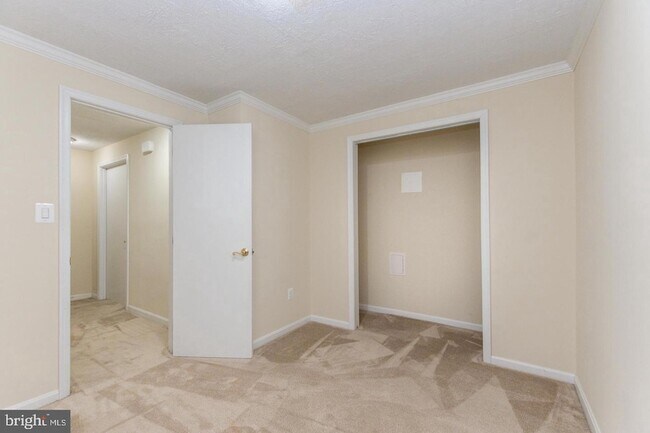 Building Photo - 1020 Smartts Ln NE
