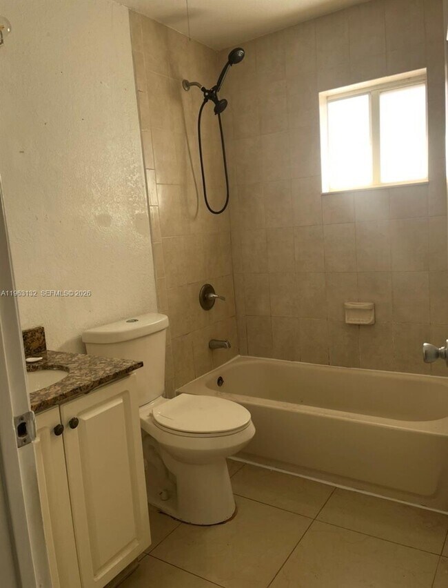 Building Photo - 5501 SW 18th St