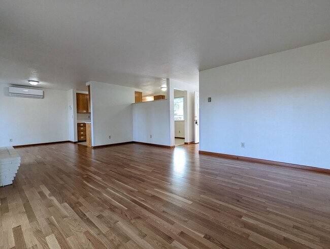 Building Photo - Great 3-Bedroom, 1.5-Bath Home In South Eugene!