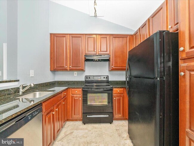 Building Photo - 9907 Boysenberry Way