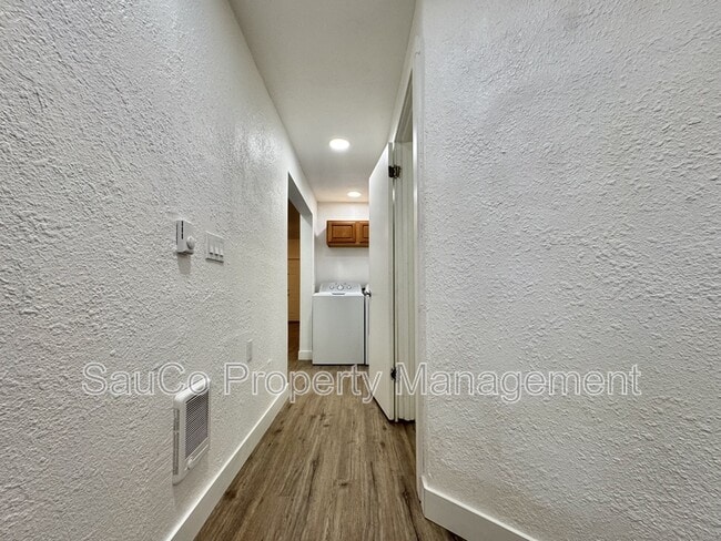 Building Photo - 6423 SW Raab Rd