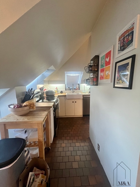 Building Photo - 56 Oliver St