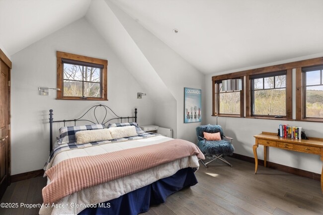 Building Photo - 160 Equestrian Way