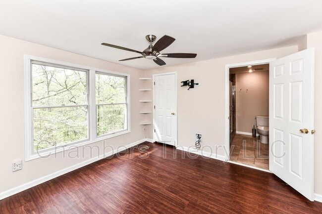 Building Photo - 1549 Twisted Oak Dr