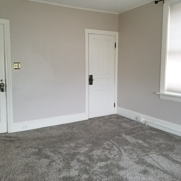 Building Photo - 604 Hummel Ave