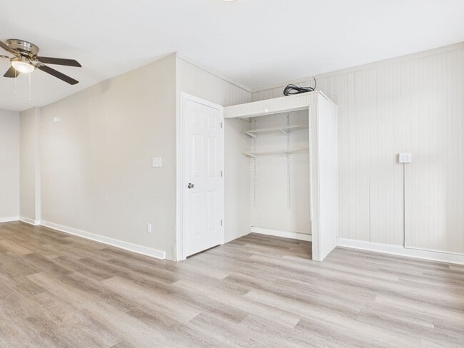Building Photo - Spacious 4 Bedroom Single Family on Susquehanna St with Off Street Parking