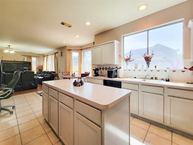 Building Photo - 8002 Weeping Willow Pl