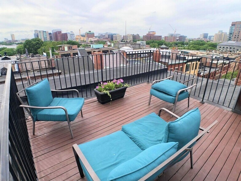 Building Photo - 97 West Cedar St