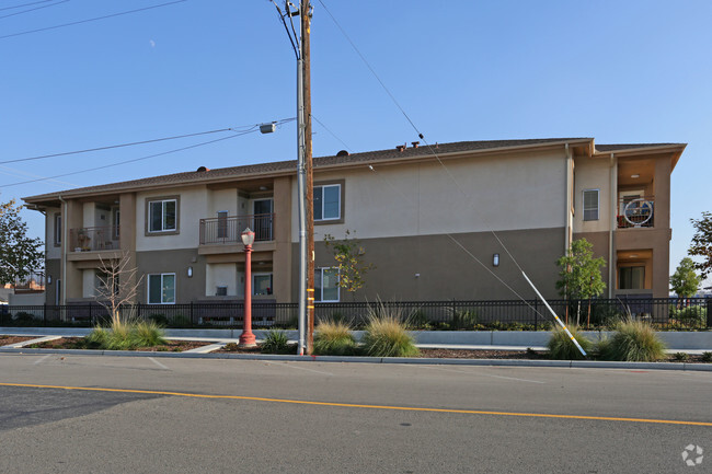 Emperor Estates - 350 S M St Dinuba CA 93618 | Apartment Finder