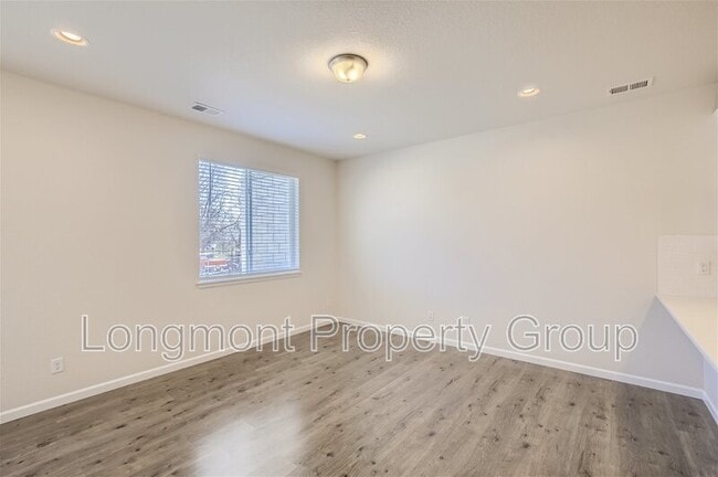 Building Photo - 679 Stonebridge Dr