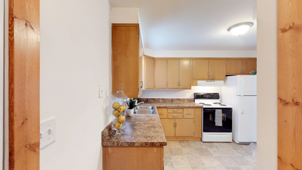 Kitchen - 1210 W Ash St