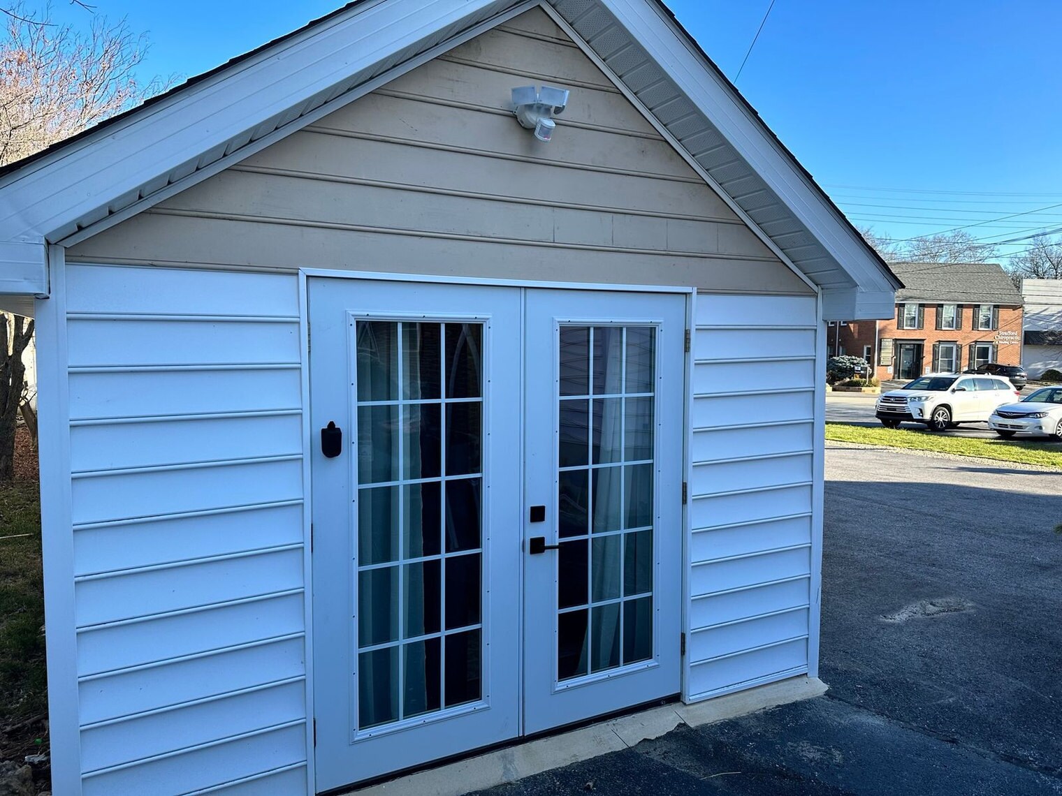 Building Photo - 717 Lancaster Ave