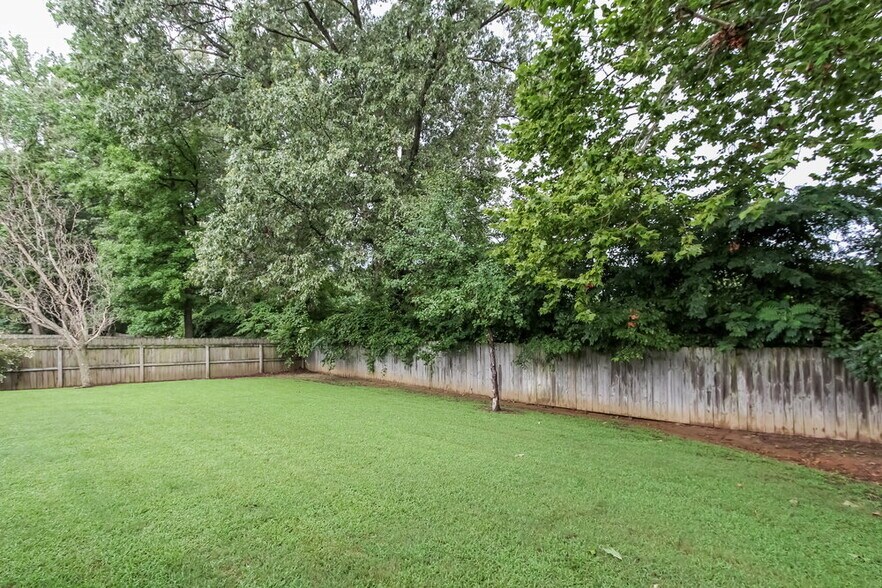 Building Photo - 5245 Charlotte Oak Cove