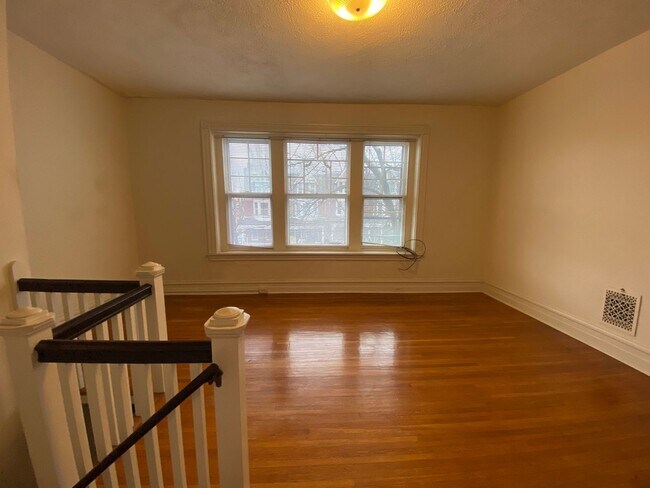 Building Photo - 603 W Lemon St