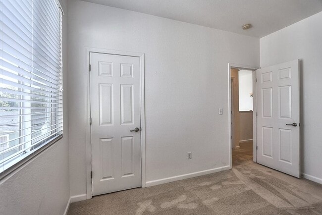 Building Photo - High Demand Park Place Home for Rent!