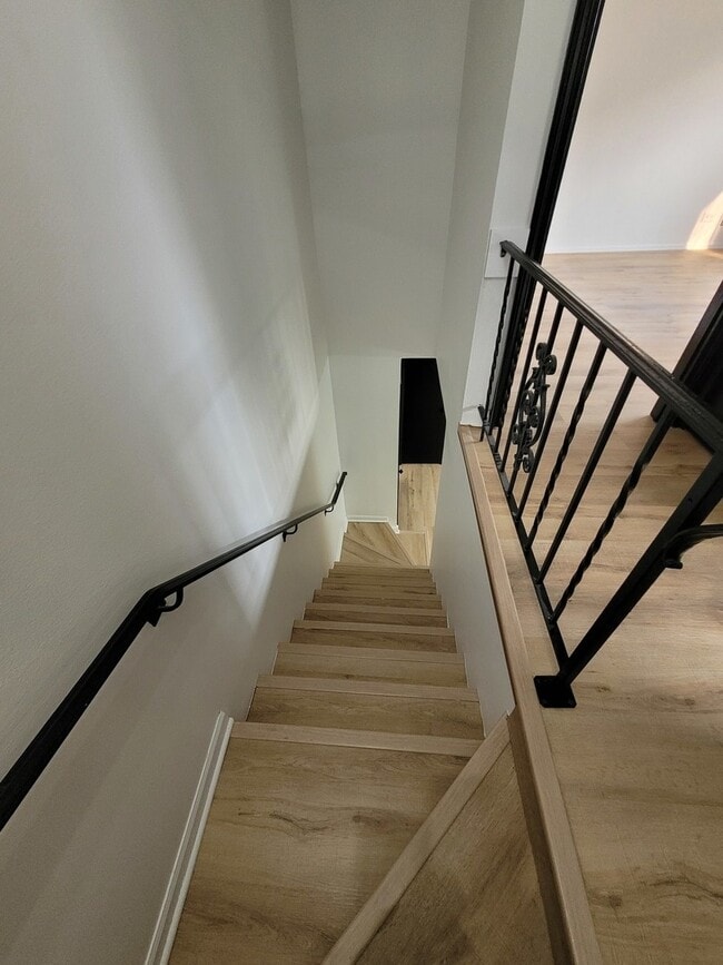 Building Photo - 2402 Algonquin Rd