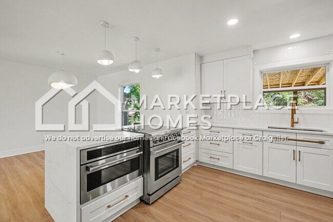 Building Photo - 207 Waterview Dr