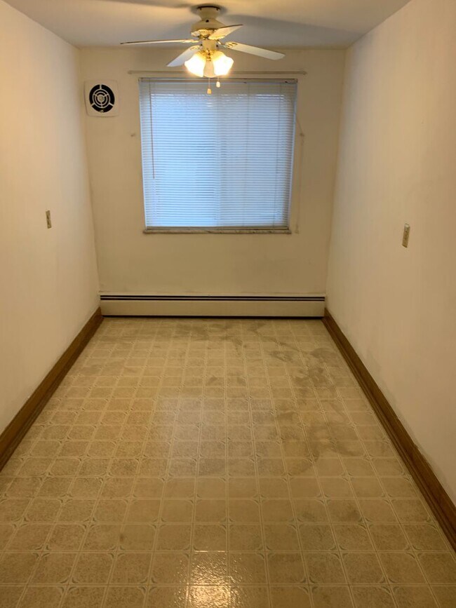 Building Photo - 3489 Nandale Dr