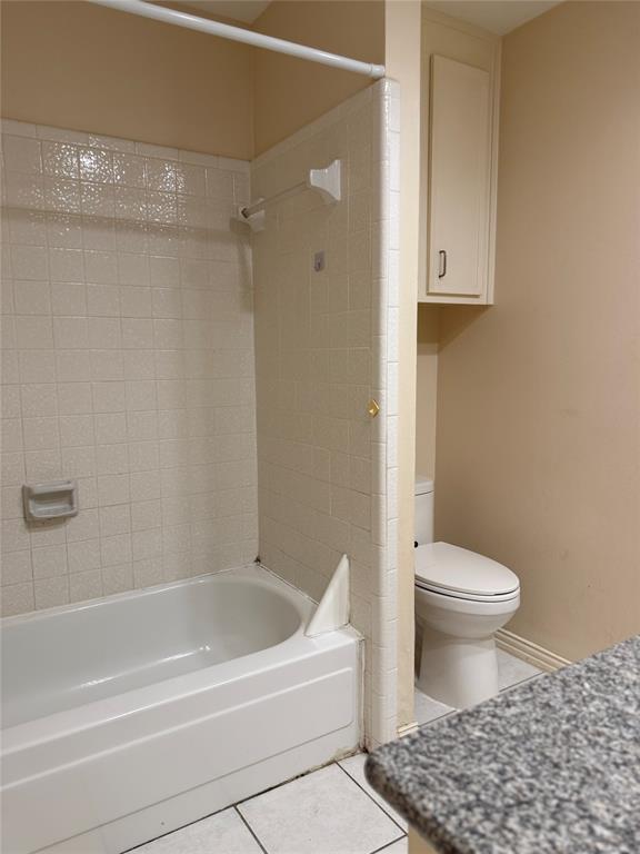 Building Photo - 3031 Green Fields Dr