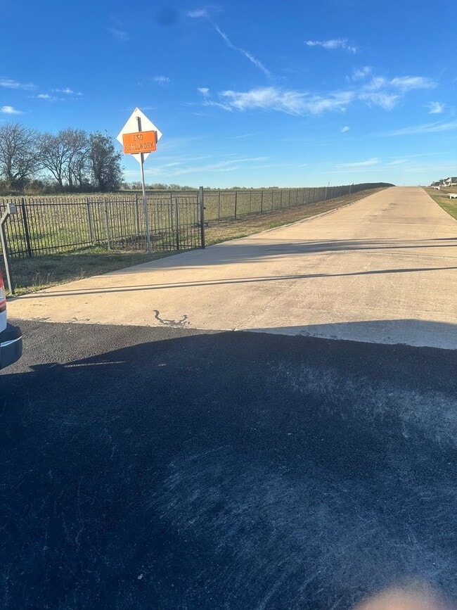 Building Photo - open concept 4bd - rent to own