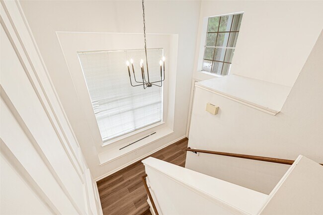 Building Photo - 146 S Walden Elms Cir