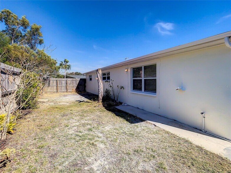 Building Photo - 11705 Meredith Ln