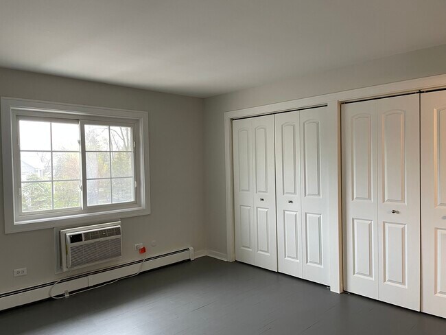 Bedroom - 375 W Winchester Rd