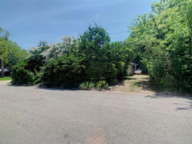 Building Photo - 5010 Shoalwood Ave