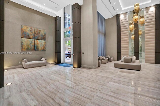 Building Photo - 1010 SW 2nd Ave