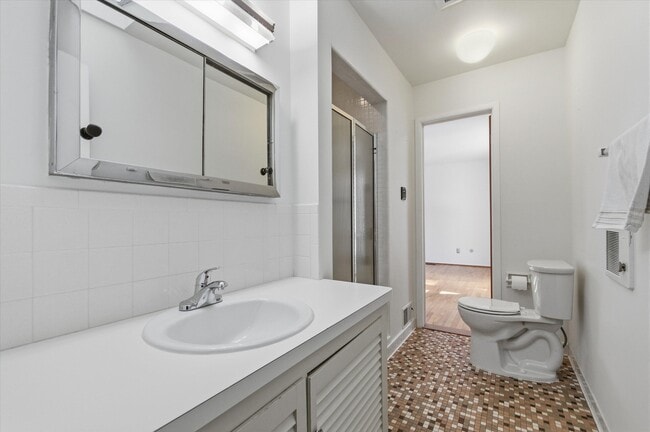 Building Photo - 1510 Barnard Rd