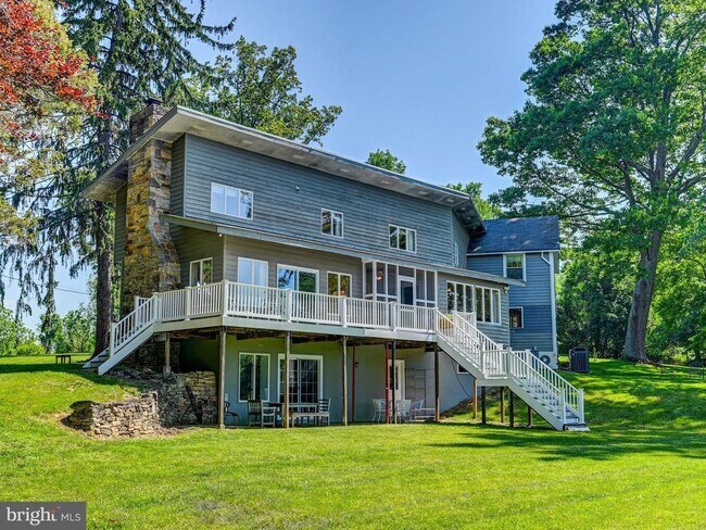Building Photo - 1552 Glencoe Rd