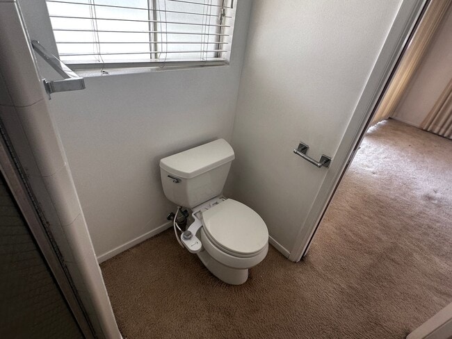 Building Photo - HOUSE