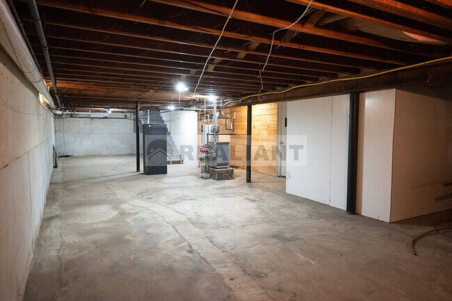 Building Photo - 517 N 3rd St