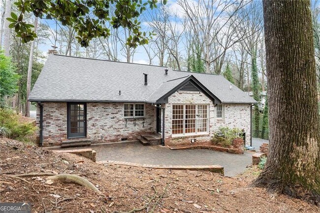Building Photo - 4540 Club Valley Dr NE