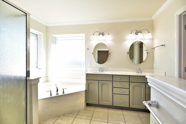 Building Photo - 18509 E 46th St