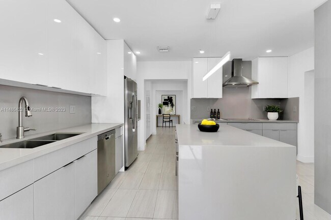 Building Photo - 5895 SW 50th Ter