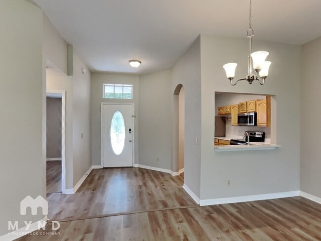 Building Photo - 6041 Spring Creek Ct