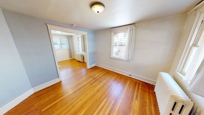 Building Photo - 2bd/1ba charming house