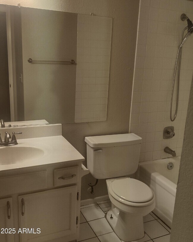 Building Photo - 2326 W Estrella Dr