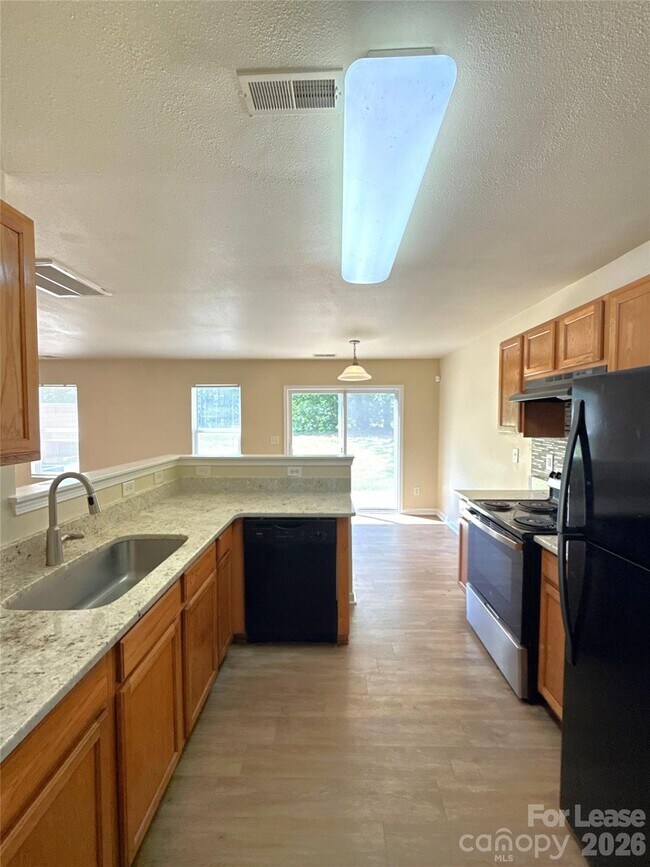 Building Photo - 6831 Sunman Rd